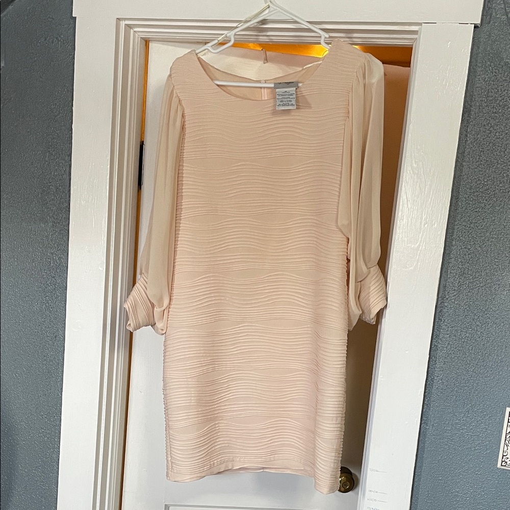 Long-Sleeve Textured Shift Dress in Blush